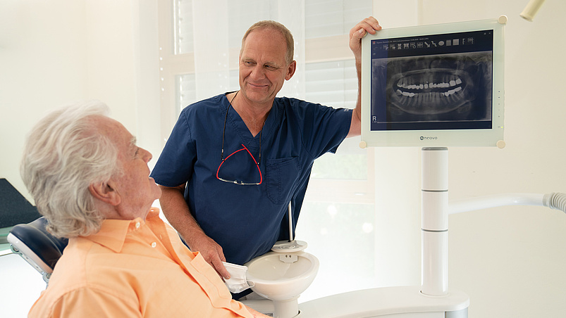 Implan­tologie und Implantat­prothetik